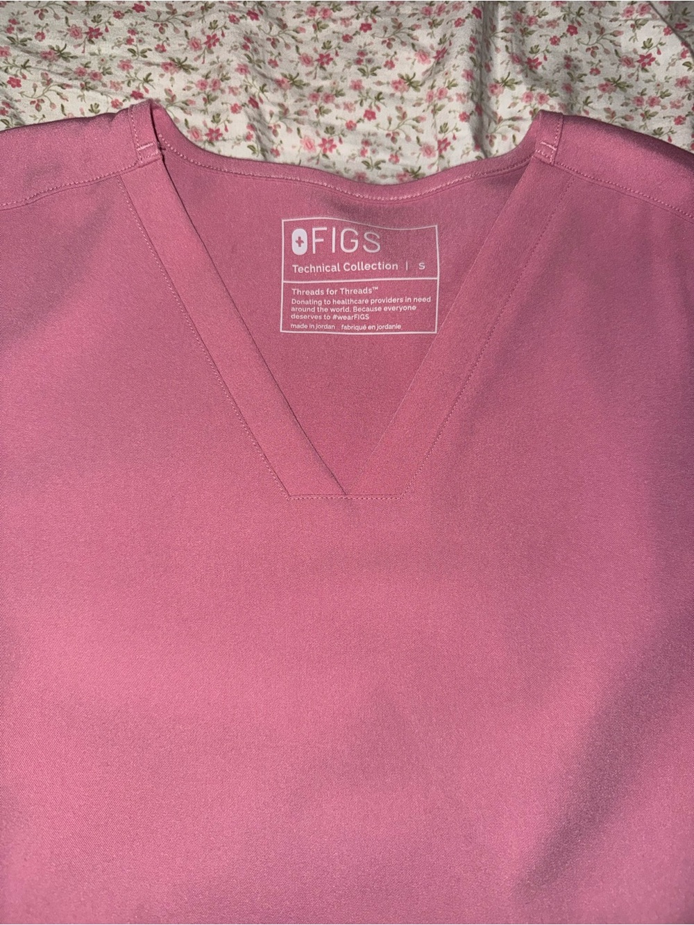 Figs Chalk Pink Scrub Set - Picture 3 of 8